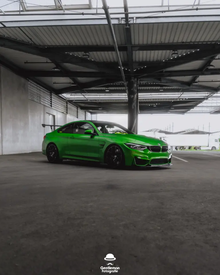 BMW M4 Metallic Grün Tief Tuning