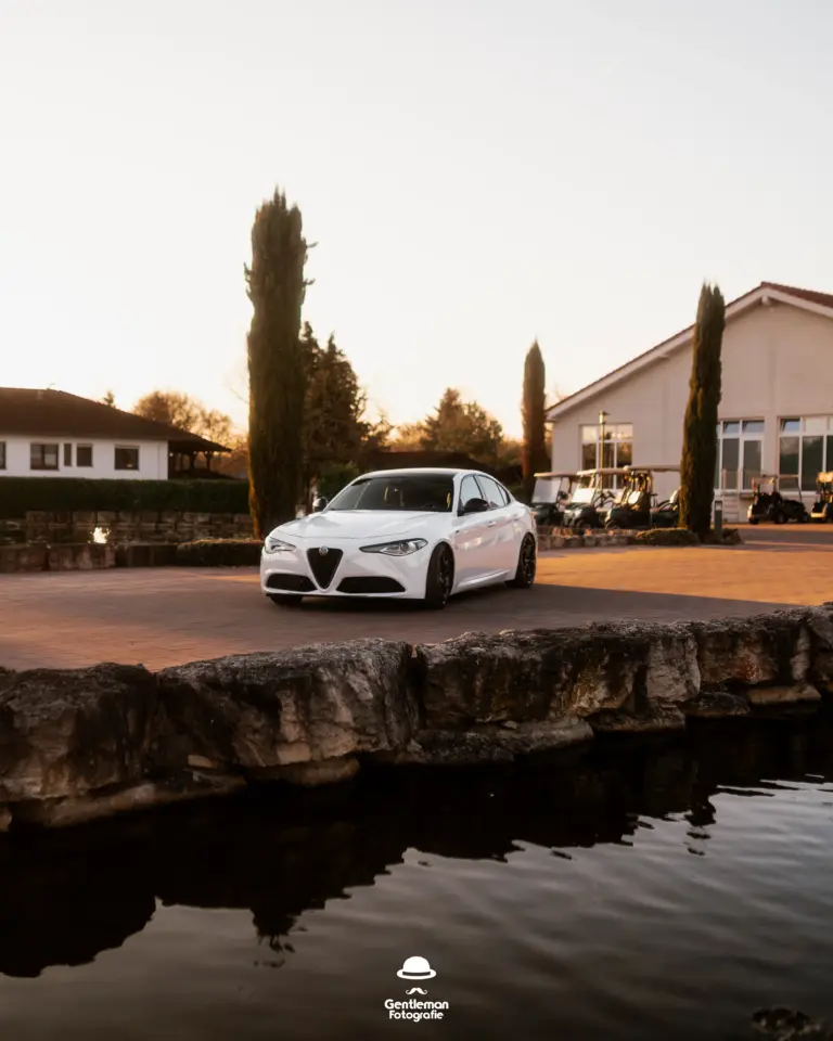 Alfa Romeo Gulietta Weiß Tiefergelegt Tuning Golfplatz Sonnenuntergang
