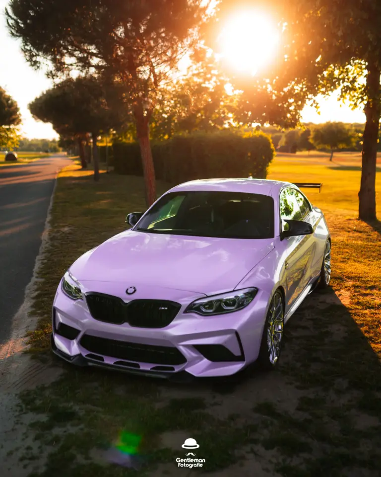 BMW M2 Foliert Lila Golfplatz Sonnenuntergang Tiefergelegt BMWM Girlscar