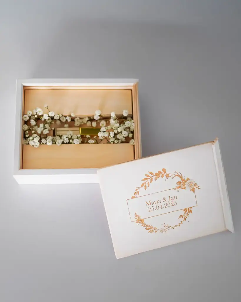 USB Holzbox Hochzeit Ehepaar Wedding Weiß Gold Schleierkraut