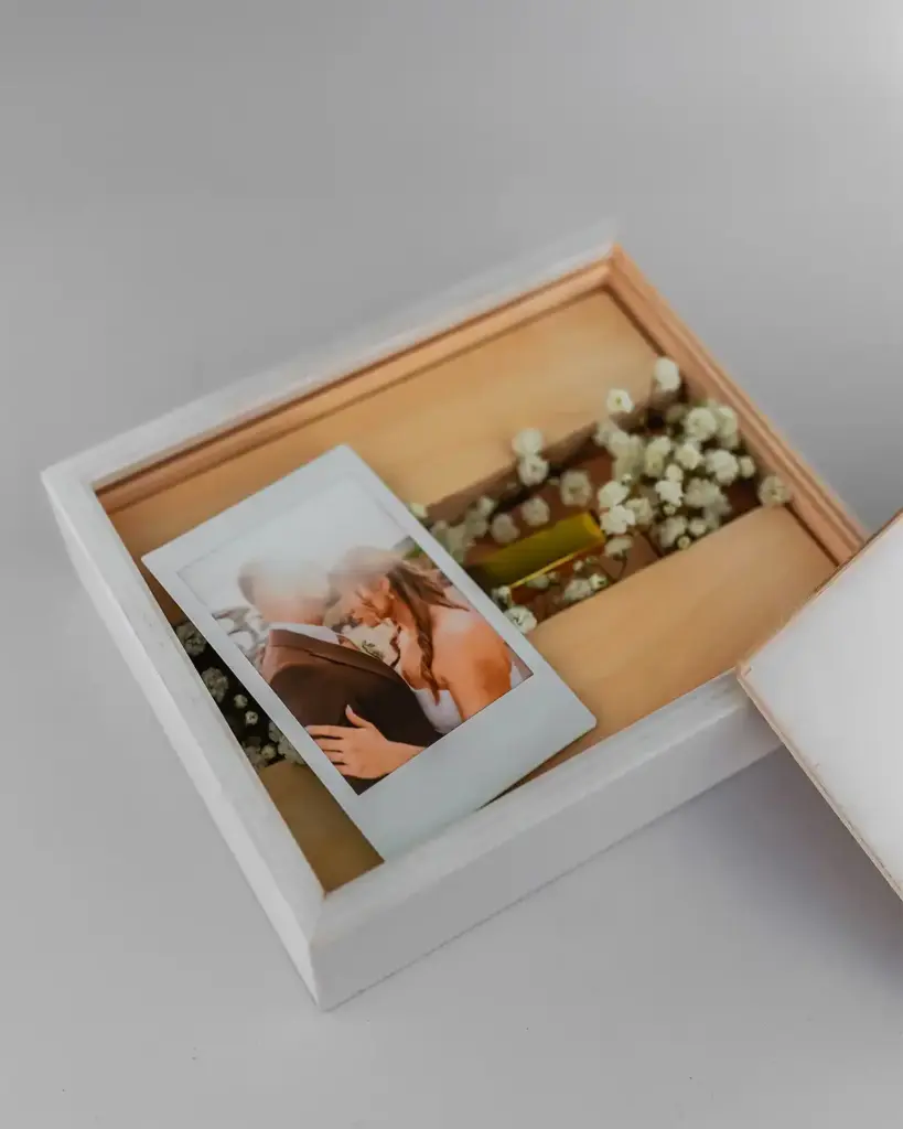 USB Holzbox Hochzeit Ehepaar Wedding Weiß Gold Schleierkraut Polariod InstaX