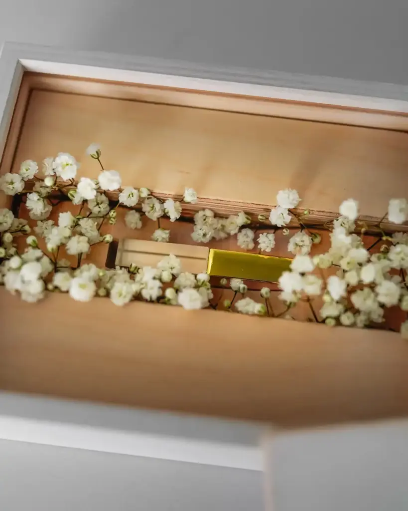 USB Holzbox Hochzeit Ehepaar Wedding Weiß Gold Schleierkraut