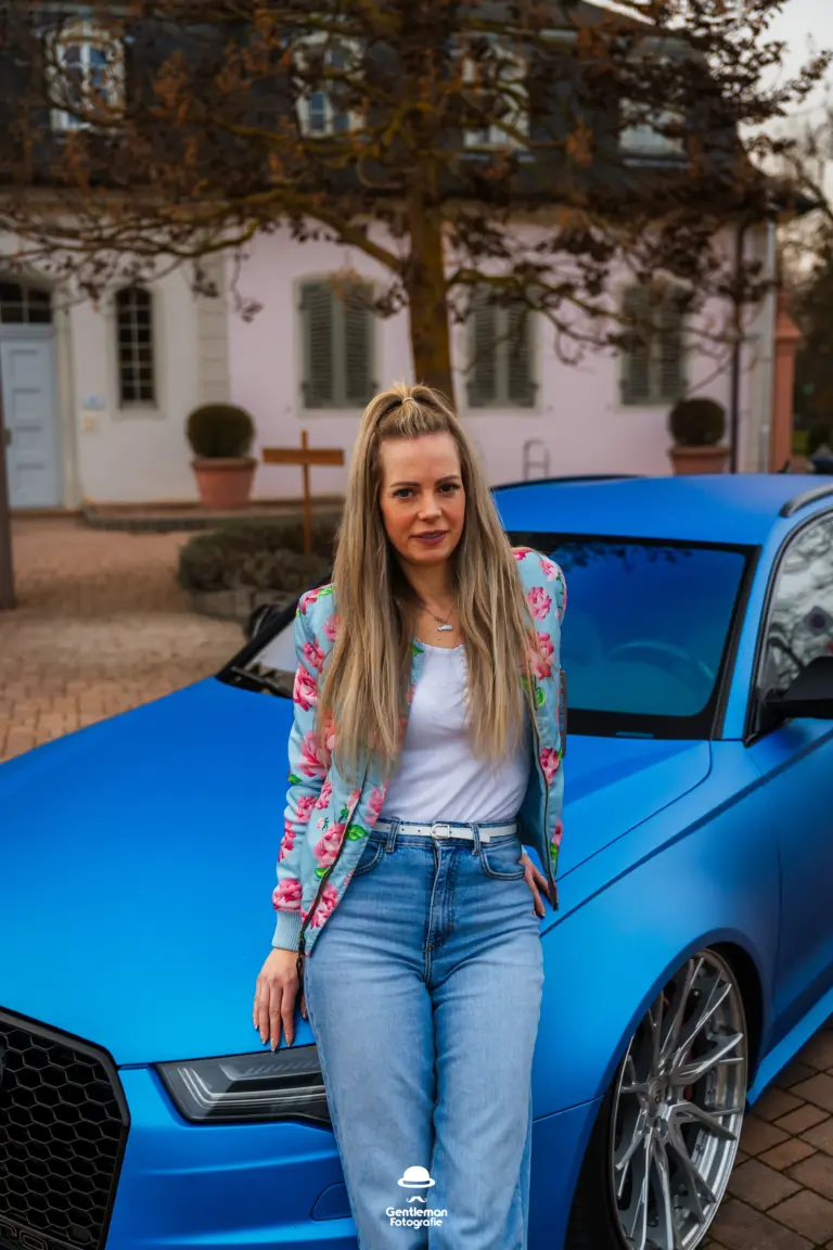 Audi RS6 Blau Matt Metallic Folie Model Portrait Tuning Luftfahrwerk