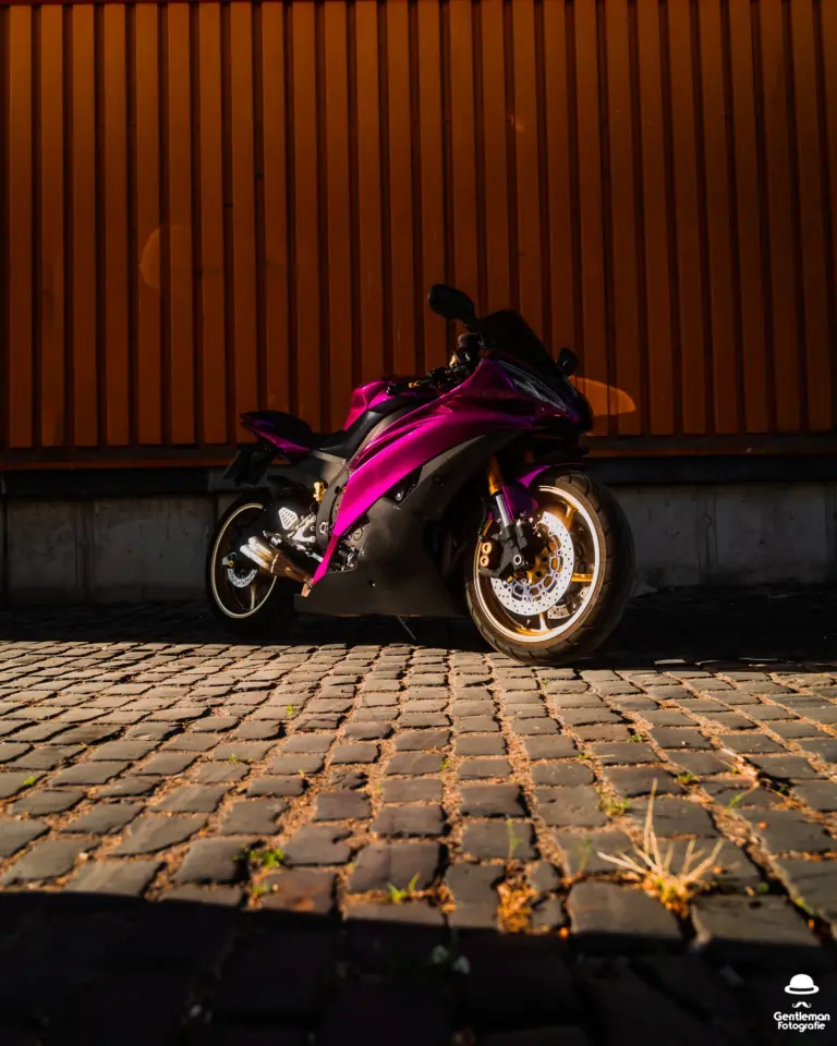 Yamaha R6 Motorrad Lila Bike Bikegirl Fotoshooting