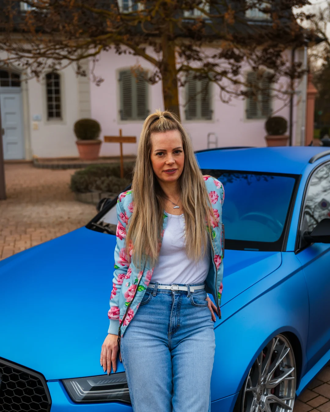 Audi RS6 Blau Matt Metallic Folie Model Portrait Tuning Luftfahrwerk