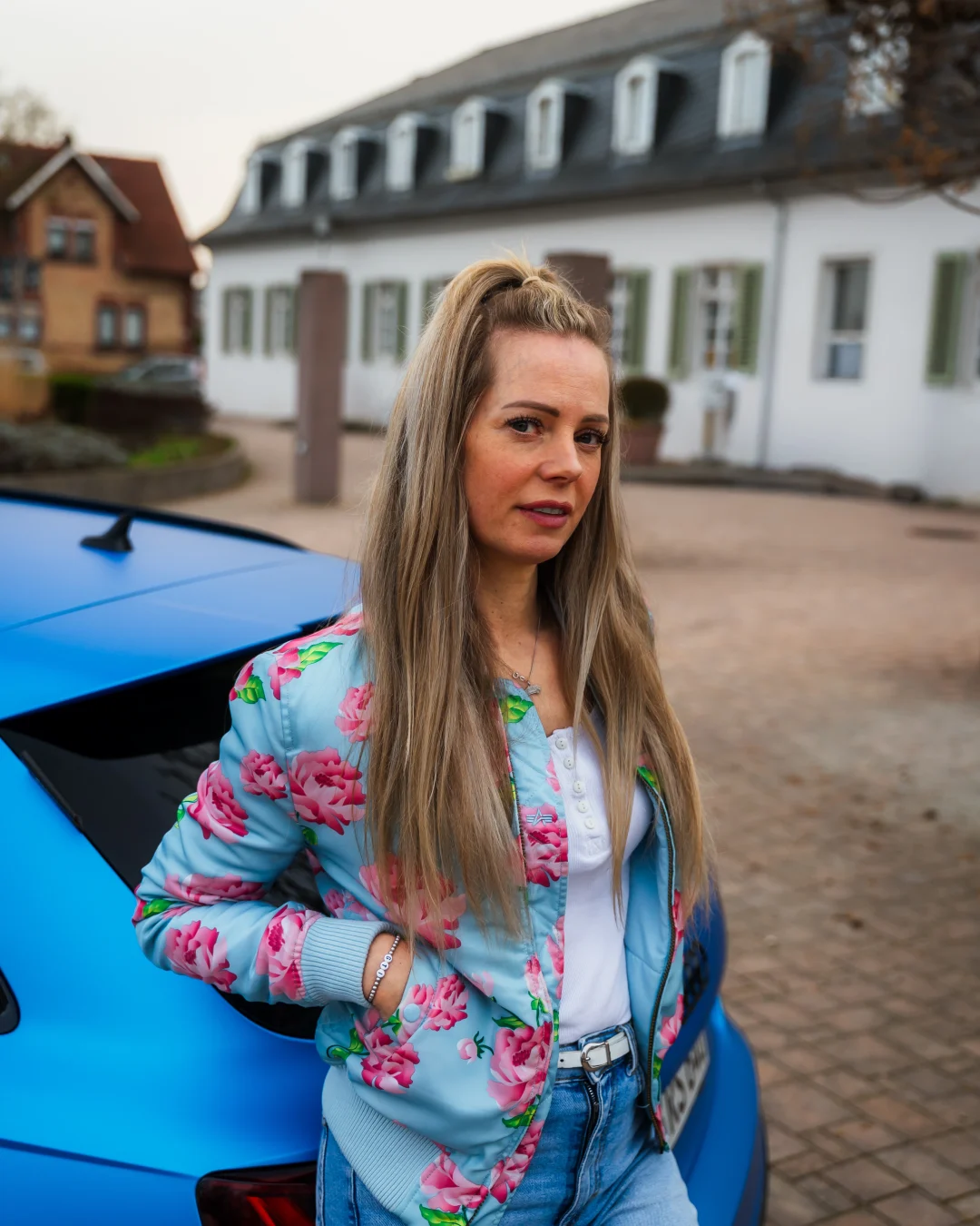 Audi RS6 Blau Matt Metallic Folie Model Portrait Tuning Luftfahrwerk