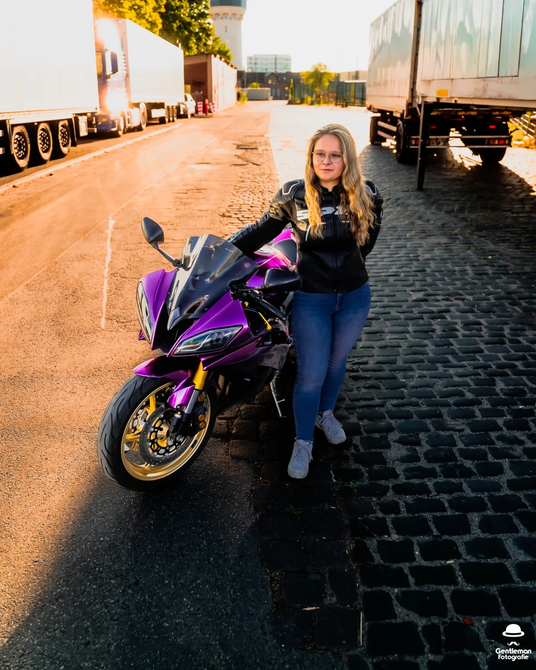 Yamaha R6 Motorrad Lila Bike Bikegirl Fotoshooting